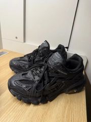 BALENCIAGA Track LED スニーカー ブルー 39完全正規品です - メルカリ