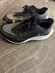 NIKE ZoomX Vaporfly Next% 2 Black Gold