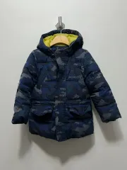 4t ギャップ キッズ ブルー カモ ダウン アウターのサムネイル