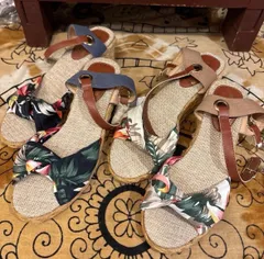 【専用】  kahiko カヒコ ボターニサンダル ウェッジソールのサムネイル