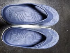 Crocs サンダル m7w9 ハワイ店購入 Crocs サンダル m7w9 ハワイ店購入 - メルカリ