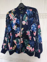 GUESS フローラル ジャケットのサムネイル