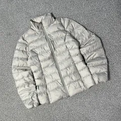 EDDIE BAUER(エディー・バウアー) 軽量ダウン