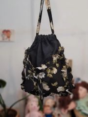 新品　Akiakane アキアカネ　ショルダーバッグ　フリル　紺　ママバッグ 新品 Akiakane アキアカネ ショルダーバッグ フリル 紺 ママバッグ