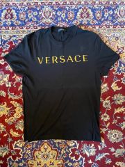 極美品 ヴェルサーチェ Tシャツ ゴールドロゴ 黒 L イタリア製 近年 
