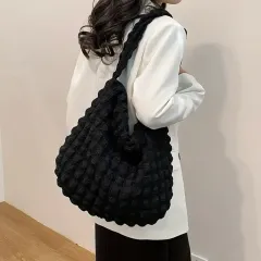 ブラック キルティング シャーリング クロスバッグ / ショルダーバッグ