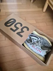 アディダス イージーブースト 350 V2 ゼブラ