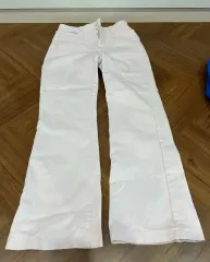 薄いピンクのブーツカット コットン パンツ ハウル Look