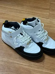 2026年最新】air jordan 12 taxiの人気アイテム - メルカリ
