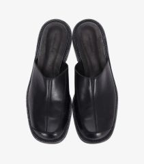 shiun LEATHER SQUARE MULE - メルカリ
