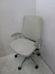 中古品】オカムラ Zephyr(ゼファー)シリーズ 可動肘付ゼファーチェア 