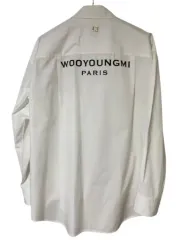 WOOYOUNGMI ウーヨンミ バックロゴ 白 シャツ 50のサムネイル
