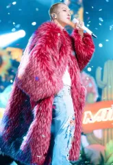 ドルチェ＆ガッバーナ ソン・ミンホ(SONG MINHO) ファー コートのサムネイル