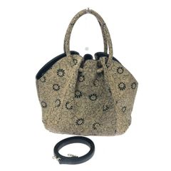 美品☆コレクションプリヴェ？ スパンコールフラワー刺繍バッグ - メルカリ
