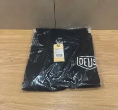 DEUS EX MACHINA ソウル カレッジ ブラック 半袖 Tシャツ (新品)のサムネイル