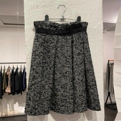 コムデギャルソンのギャザーたっぷりモードなミディアムスカート