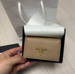 PRADA 三つ折りミニ財布 ピンクベージュ 箱・タグ - メルカリ