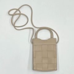 新品未使用】ESTIVANT スマホショルダーバッグ ベージュ - メルカリ