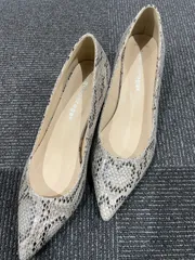 【新品】aquagarage パンプス　23.5㎝　パイソン柄のサムネイル