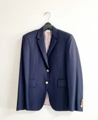 トム・ブラウン ジャケット デパート 正規品 / 濃い ネイビー COLOR / メンズ用 ジャケット /のサムネイル