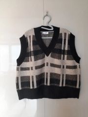 TIGRE BROCANTE ティグルブロカンテ 総柄Vネックベスト - メルカリ