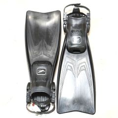 トラベル・コンフォートに特化したフィン / 国内 未流通モデル - メルカリ