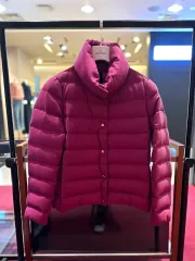 MONCLER モンクレール レディース ダウン 1サイズ 新品 A20934699600のサムネイル