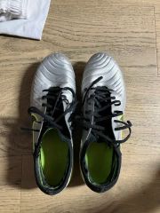 超美品】フットサルシューズ ティエンポプロキシモ インドア 室内 26.5 
