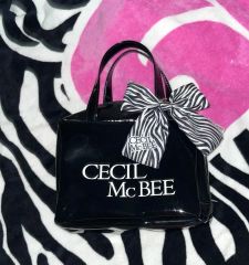 新品未開封品☆CECIL セシルマクビー◇ロゴ入り☆ハート型 クッション