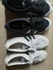 adidas スニーカー ブラック/白 キャンバスシューズのサムネイル