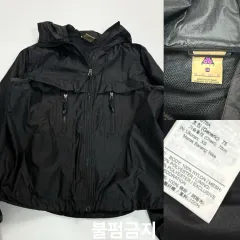 NIKE ACG ウィンドブレーカー レディース