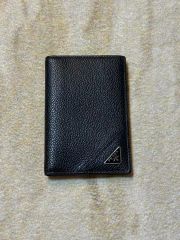 PRADA 二つ折り財布 ブラック トライアングル シボ 2MO738 財布 - メルカリ