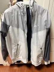 ナイキ ウィンドブレーカー 出品
