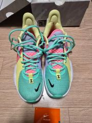 写真準備中※ Nike Kyrie Low 5 カーニー - メルカリ