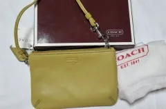 COACH ミニ ポーチ (新品)