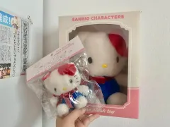 レトロスタイルのぬいぐるみ ハローキティ