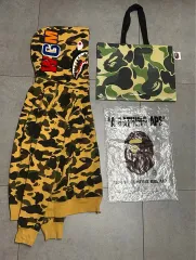 A BATHING APE(アベイシングエイプ) イエローカモフラ シャーク ジップアップ