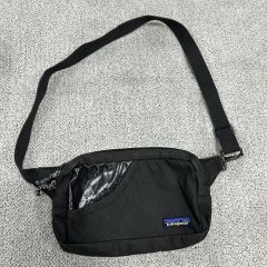 美品 パタゴニア 帆布ウェストバッグ - メルカリ