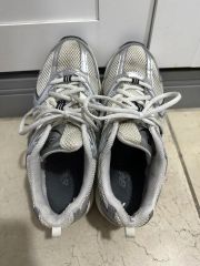 New Balance 3040 V1 スニーカー9.5 2E - メルカリ