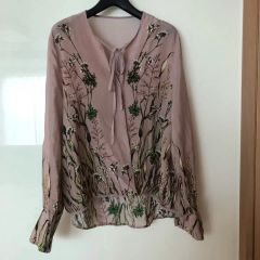 VALENTINO ★ヴァレンティノ★シルク１００後ろリボンブラウス★ VALENTINO ☆ヴァレンティノ☆シルク100後ろリボンブラウス
