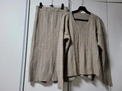 Vネック長袖ニットスカートセット