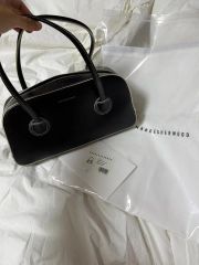 SIYAZU レザーショルダーバッグ ロデオ BALENCIAGA 付属品完備 - メルカリ