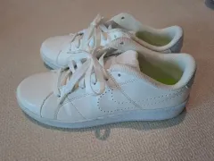 235 NIKE コート ロイヤル2