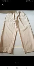 ベージュ色 ワイド パンツ