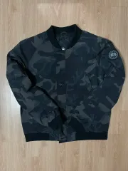 Canada Goose(カナダグース) ブルゾンのサムネイル