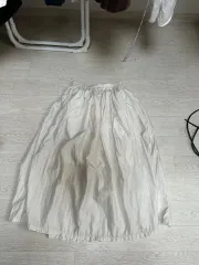 グレーのスカートのサムネイル