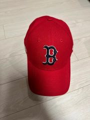 Kvi Babaスナップバック キャップ レッド | Mercari