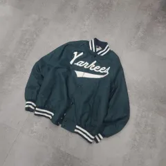 USA ヴィンテージ NEW YORK・YANKEES サテン スタジャン