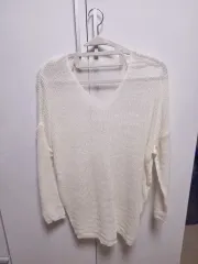新品 アイボリー Vネック ニット 長袖