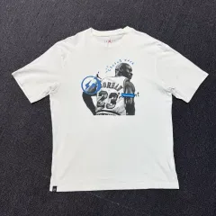 ジョーダン x トラヴィススコット x フラグメント デザイン Tシャツ
